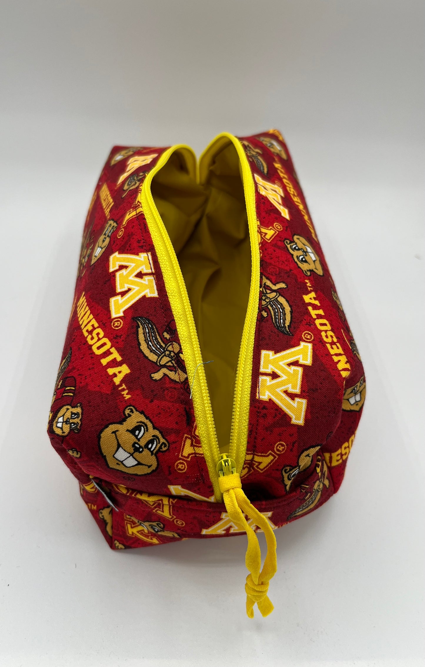 Minnesota Gophers Square Travel Bag (Med & Large)