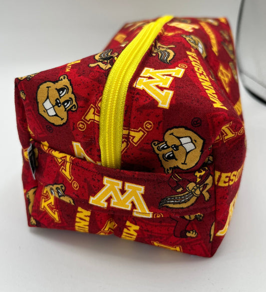 Minnesota Gophers Square Travel Bag (Med & Large)