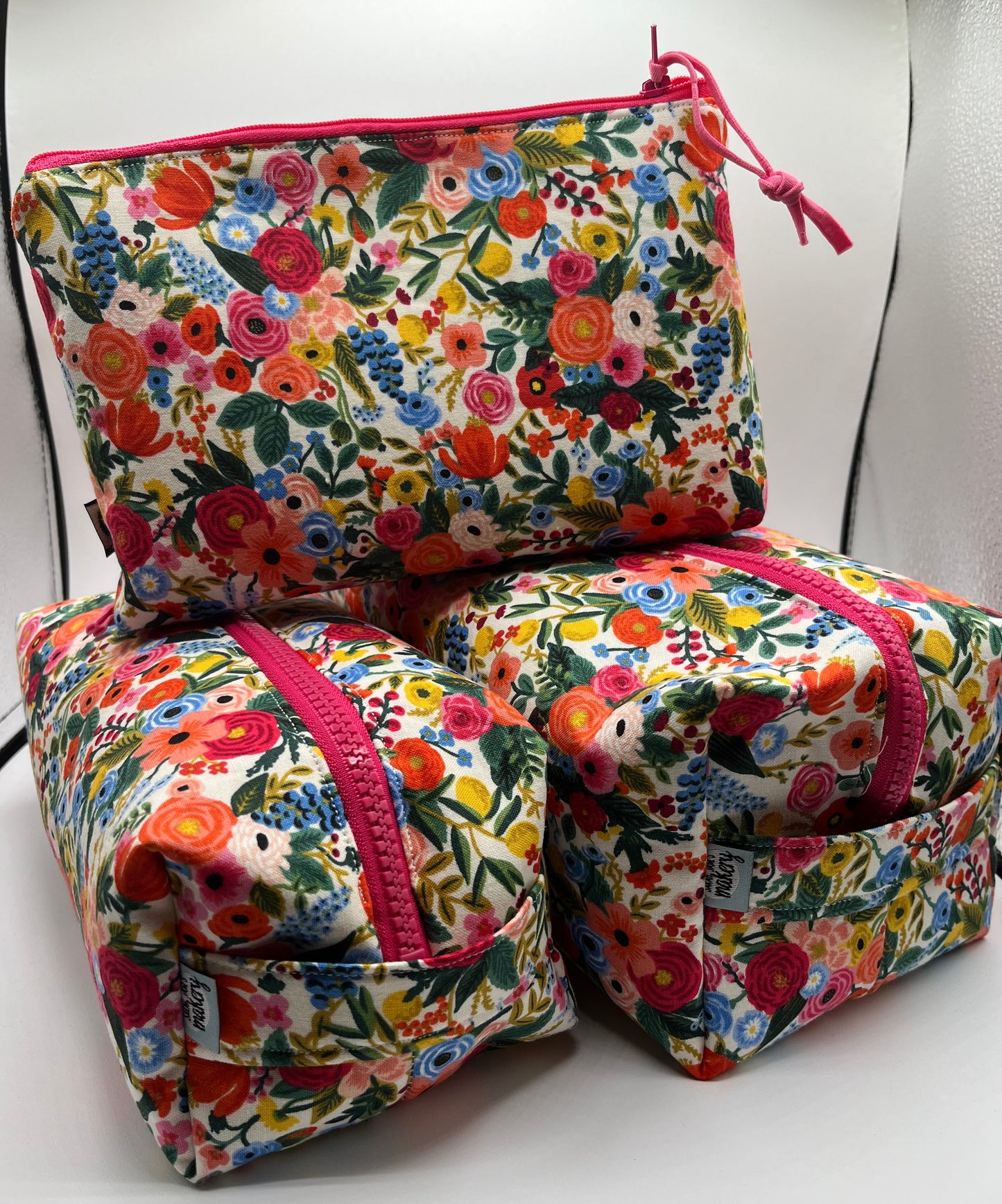 Floral Cat Square Travel Bag (Med & Large)