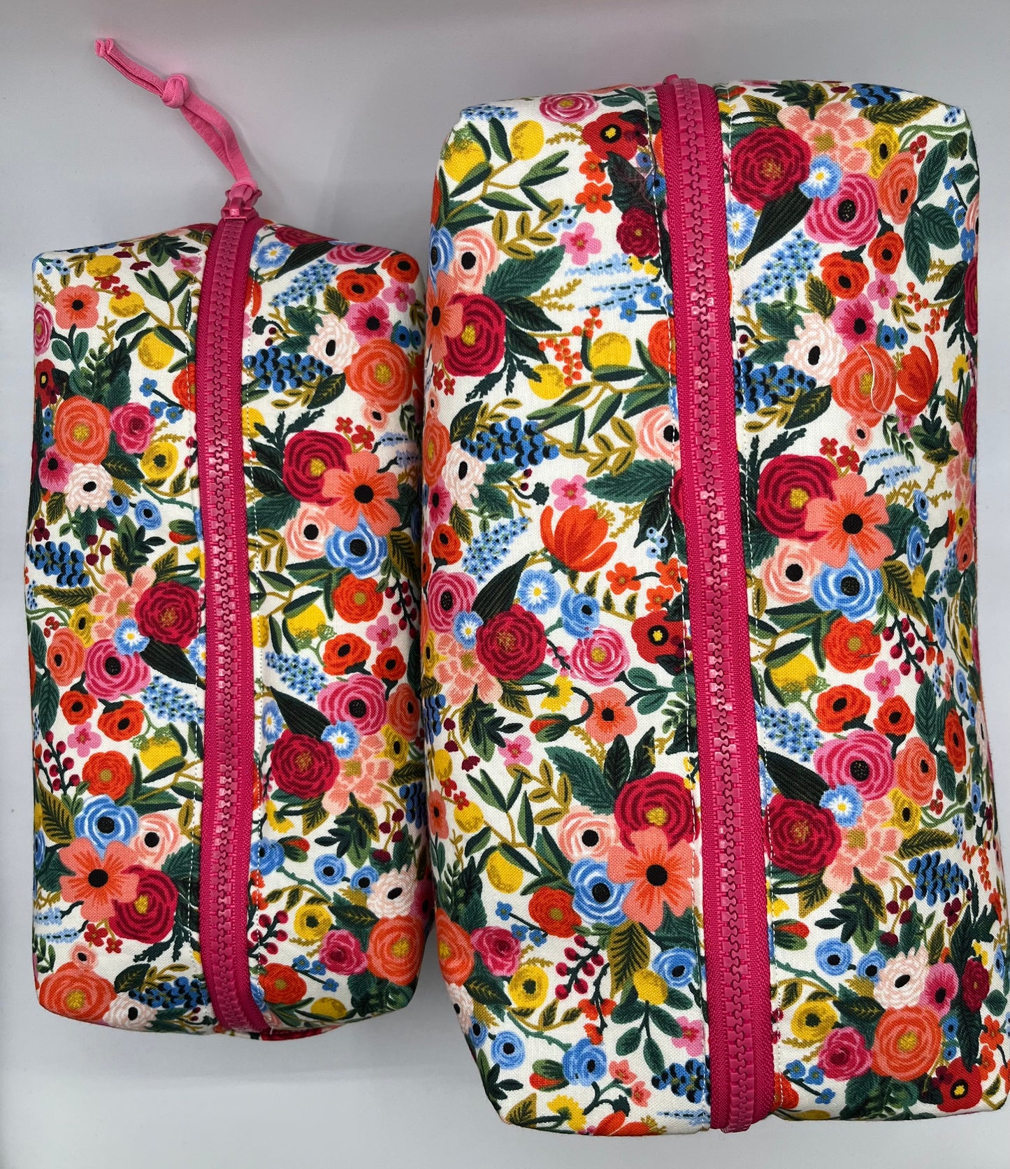 Floral Cat Square Travel Bag (Med & Large)